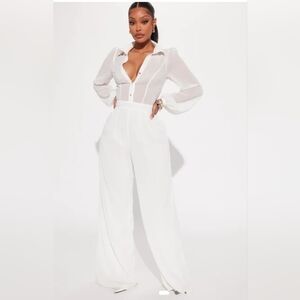 (NWT) Fashion Nova Classic White Jumpsuit